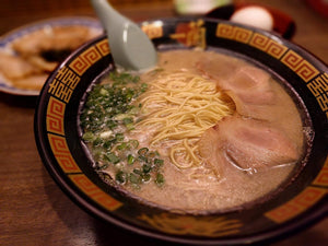 "Guide Ultime des Ramen au Japon : Découvrez les Secrets de la Soupe de Nouilles Iconique"